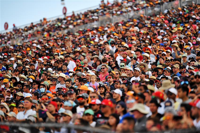 F1 fans in the grandstands